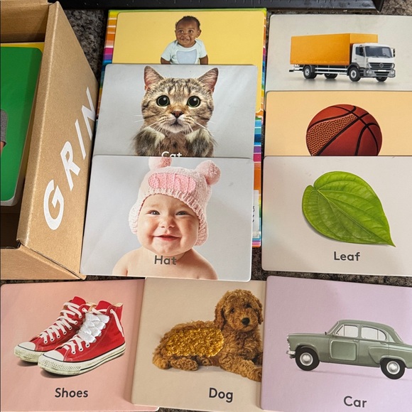 Lovevery Inspector Play Kit 7-8m - Picture 2 of 5